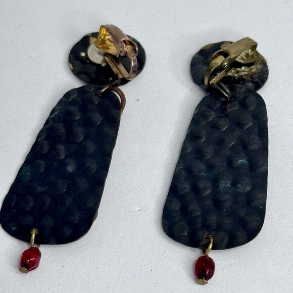 Vintage Hammered Copper & Brass Clip On Red Bead Dangle Earrings Boho Fashion - Picture 2 of 3